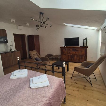 Aparthotel Miodowa 25 Krasków Εξωτερικό φωτογραφία