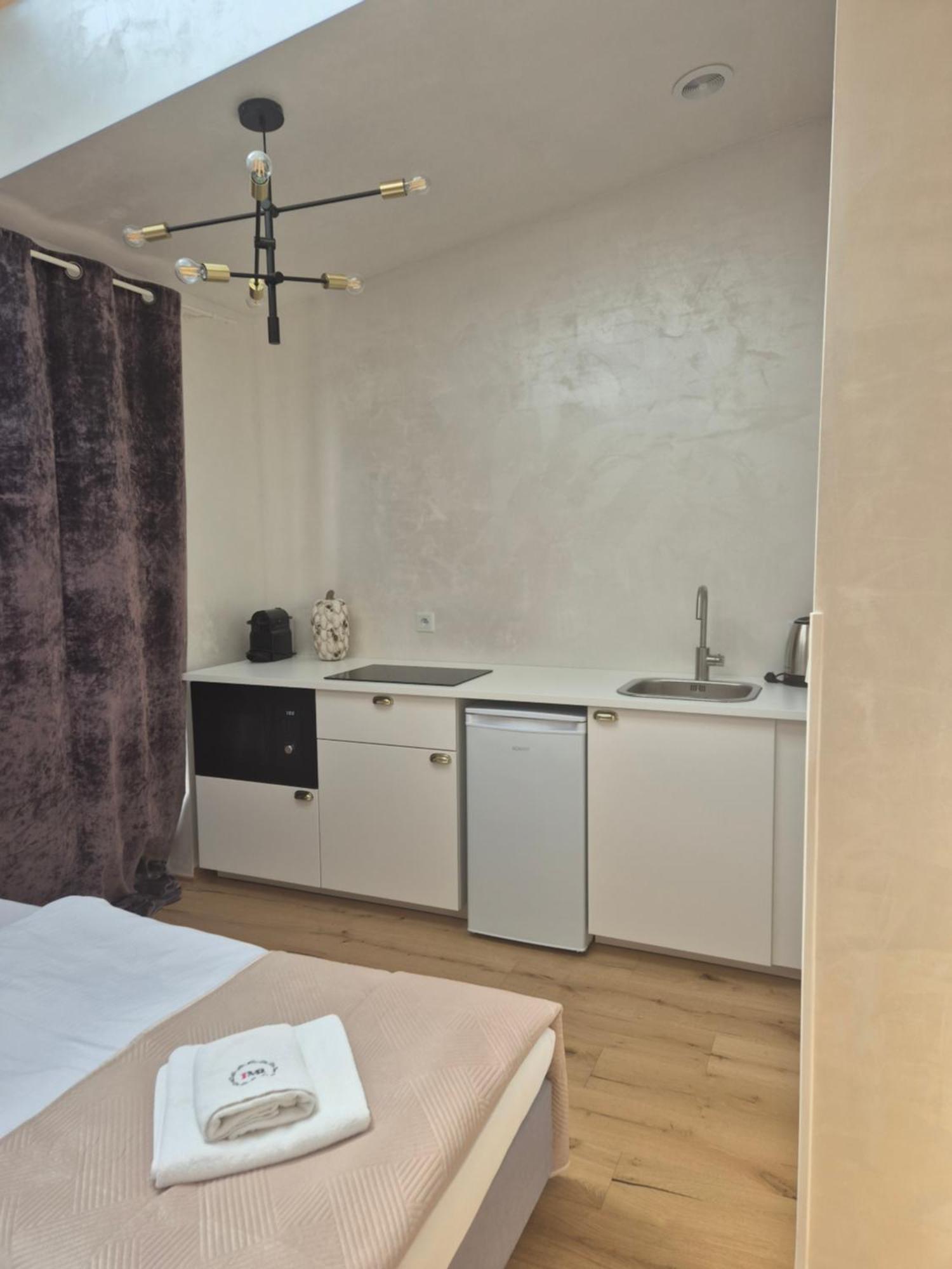 Aparthotel Miodowa 25 Krasków Εξωτερικό φωτογραφία