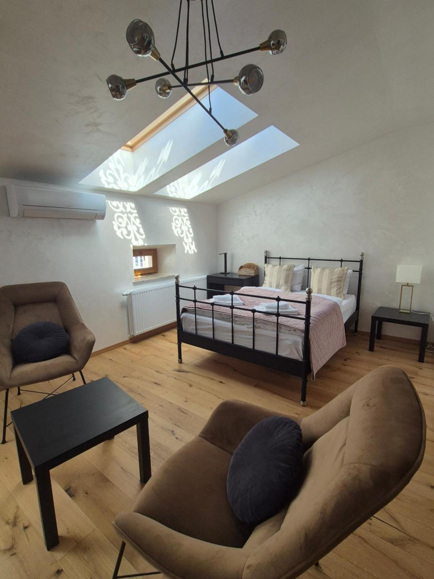 Aparthotel Miodowa 25 Krasków Εξωτερικό φωτογραφία